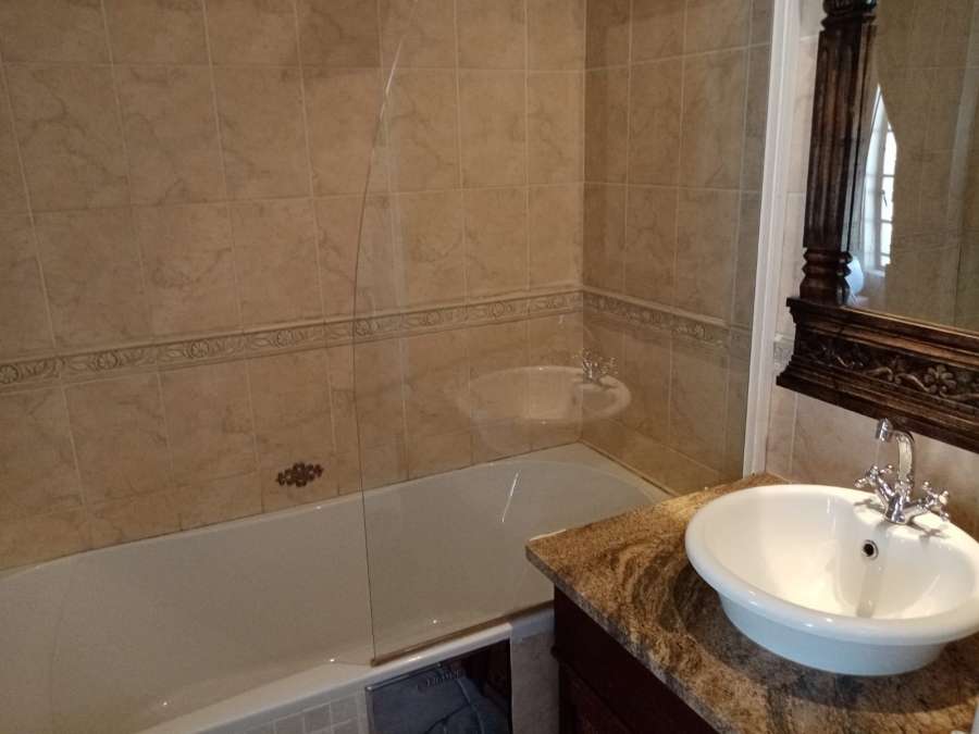 4 Bedroom Property for Sale in Parys Free State